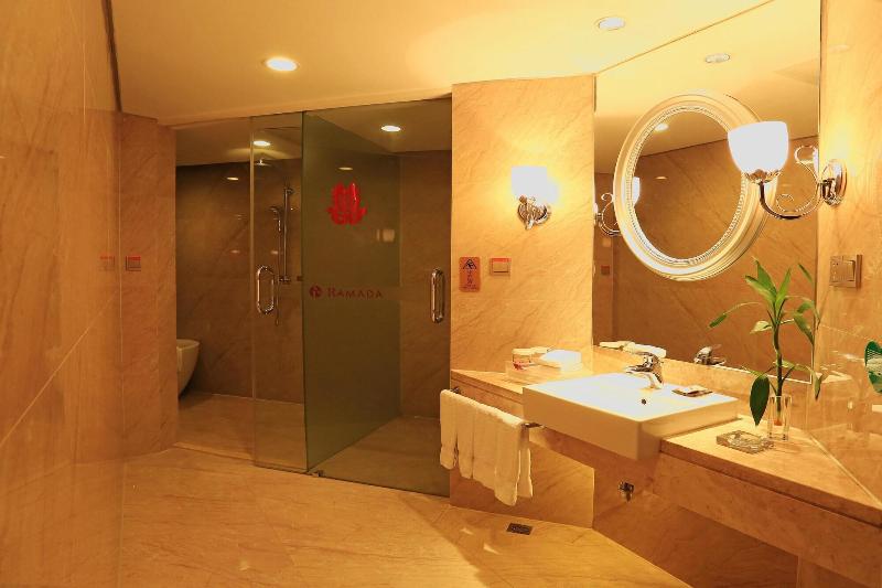 Suíte Cama King, Ramada Longyan