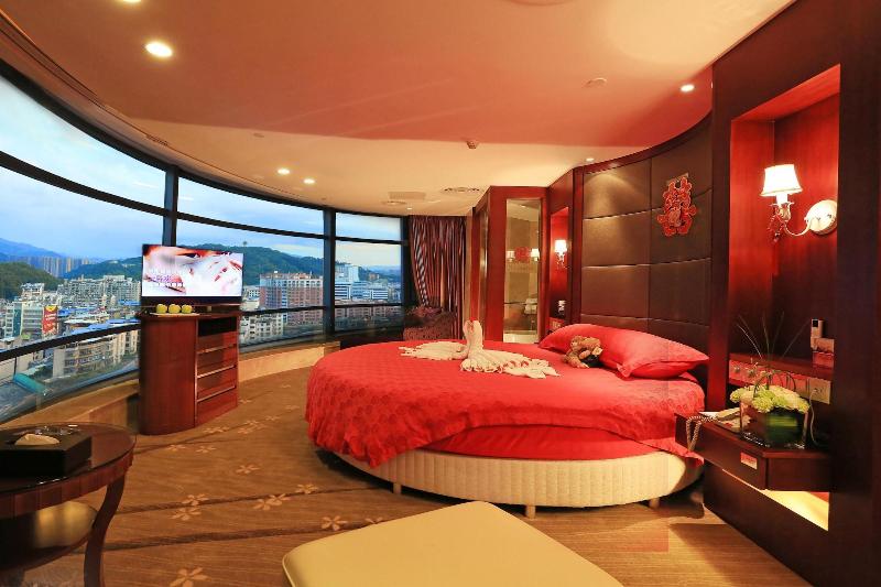 מיטת קינג בסוויטה, Ramada Longyan