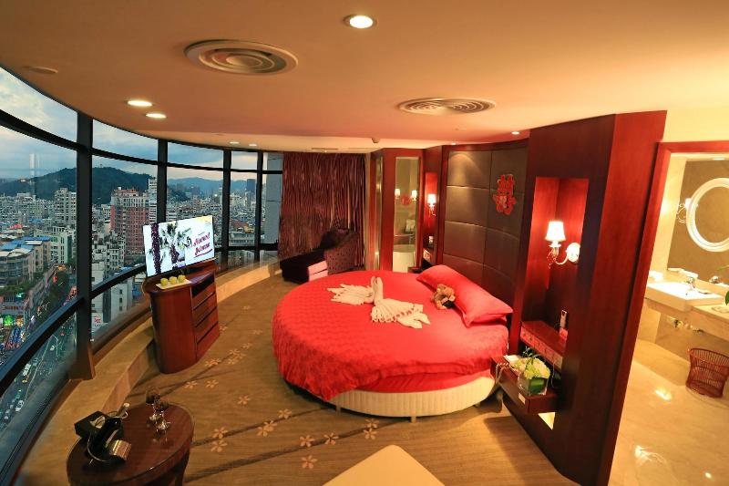 מיטת קינג בסוויטה, Ramada Longyan