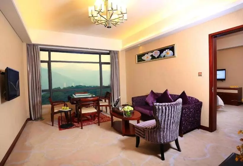 Sviitti King-vuode, Ramada Longyan