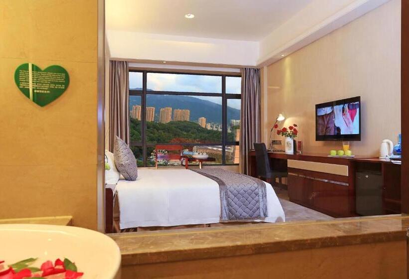 Quarto Estandar Cama King, Ramada Longyan
