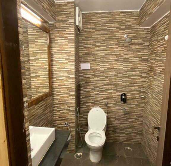 Camera Deluxe, Silverine