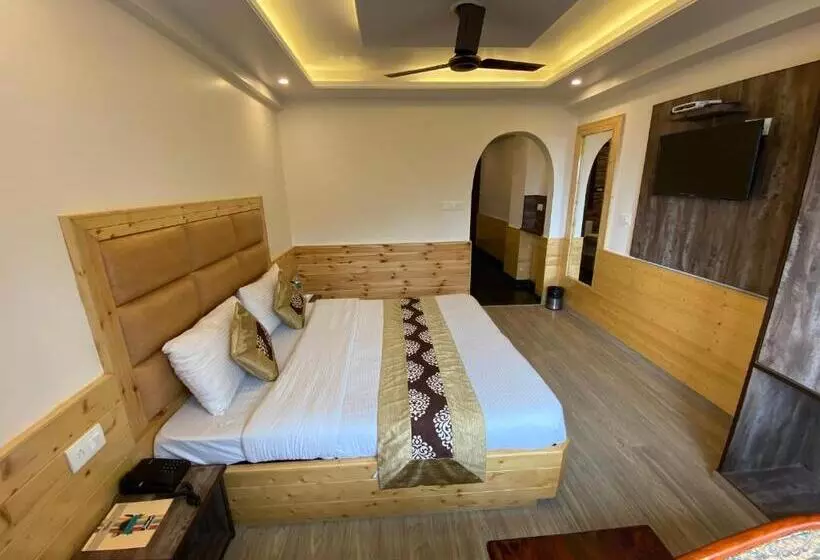 اتاق استاندارد با چشم‌انداز کوهستان, Silverine