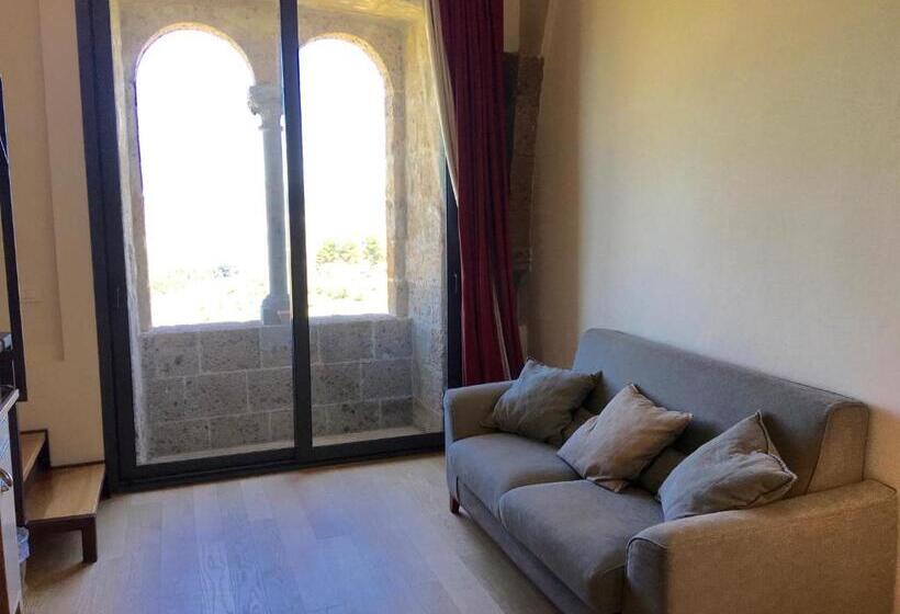 سوییت جونیور, Locanda Palazzone