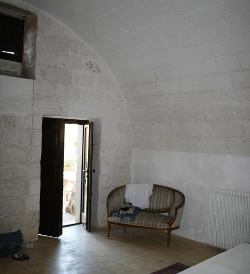 غرفة قياسية ثلاثية, Masseria Lacco