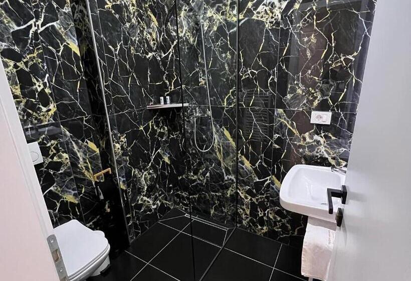 اتاق لوکس با بالکن, Comfort