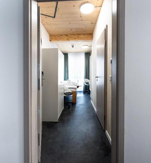 חדר סטנדרט יחיד, Boardinghouselandau