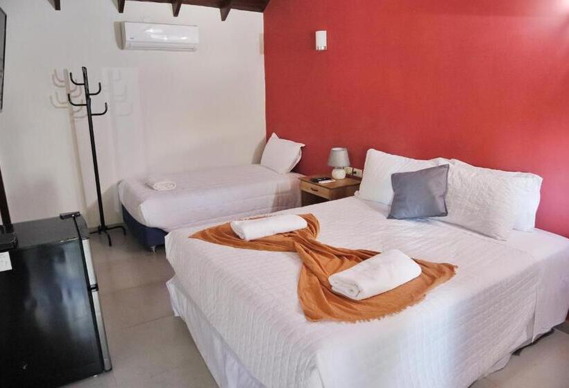 اتاق استاندارد سه نفره, El Nogal Casa