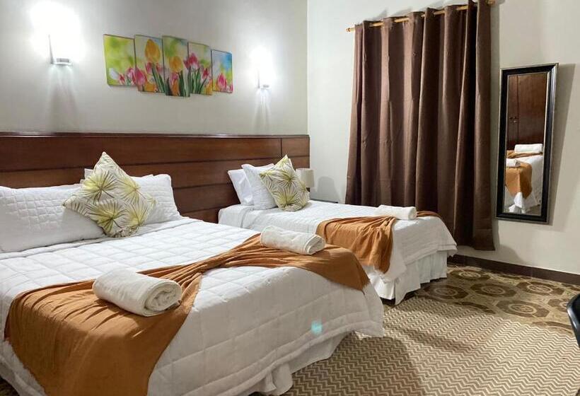 اتاق استاندارد سه نفره, El Nogal Casa