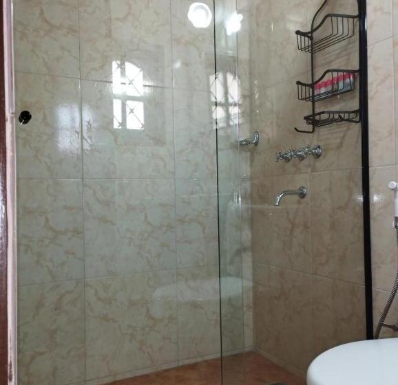 اتاق لوکس سه تخته, El Nogal Casa