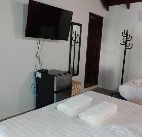 اتاق لوکس سه تخته, El Nogal Casa