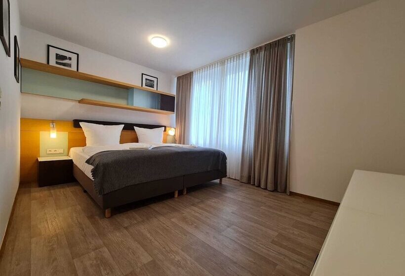 חדר דלוקס, Check Inn Hotels   Offenbach