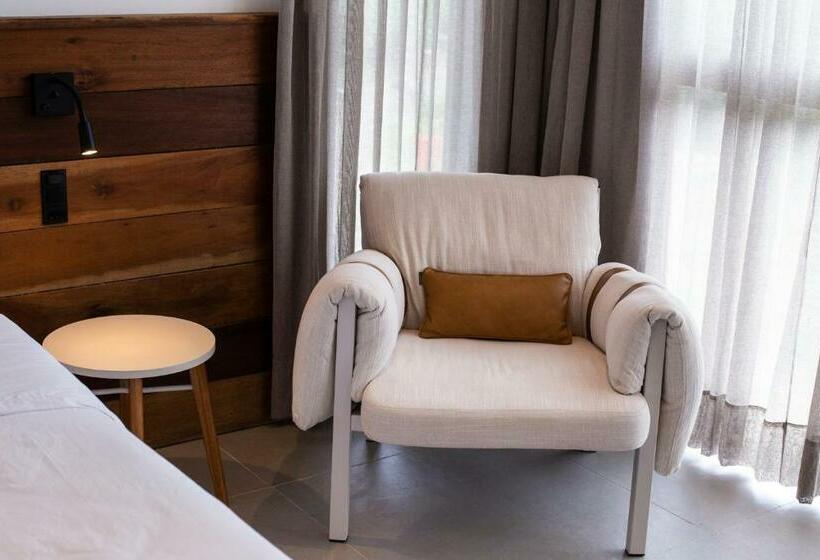 סוויטה דלוקס, Triângulo Noronha