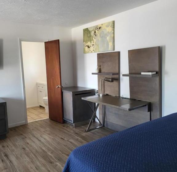 غرفة ديلوكس سرير كينج, Budget Inn Of Sebring