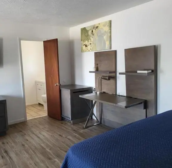 キングサイズベッドのデラックスルーム, Budget Inn Of Sebring