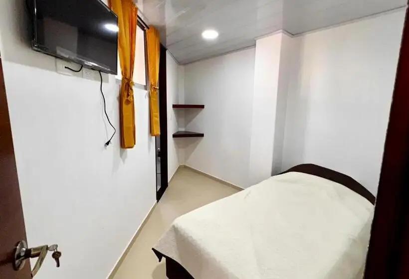 Standard Yhden Hengen Huone, Hospedaje Lycaste