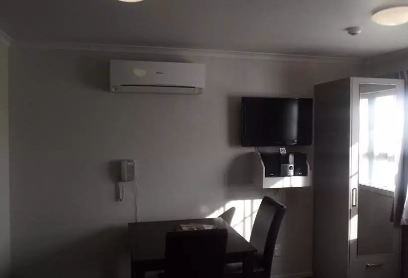 آپارتمان 1 خوابه, Arena Court Motel