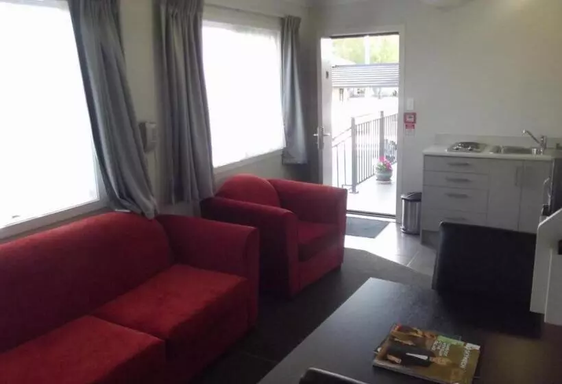 آپارتمان 1 خوابه, Arena Court Motel