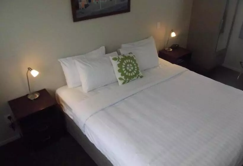 آپارتمان 1 خوابه, Arena Court Motel