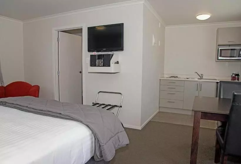 آپارتمان 2 خوابه, Arena Court Motel