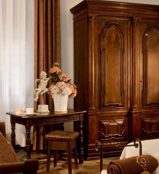 غرفة قياسية, Abbadia San Giorgio