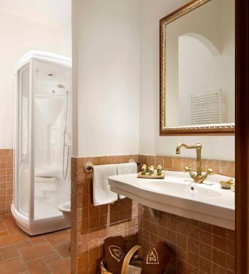 جناح ديلوكس, Abbadia San Giorgio