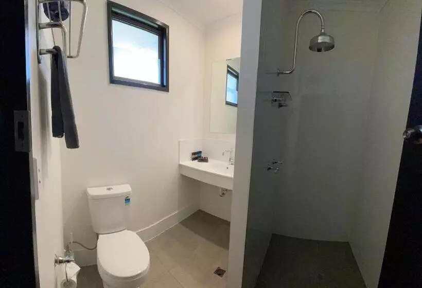 キングサイズベッドのデラックスルーム, Albert Park Motor Inn King Beds Pool Shaded Parking