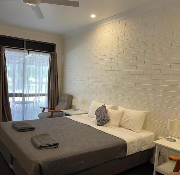 带大床的豪华间, Albert Park Motor Inn King Beds Pool Shaded Parking