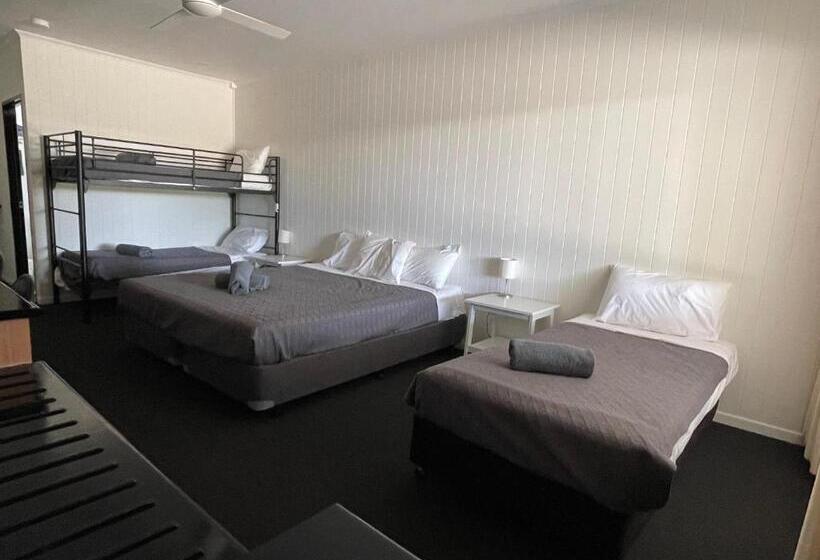 豪华家庭房间, Albert Park Motor Inn King Beds Pool Shaded Parking