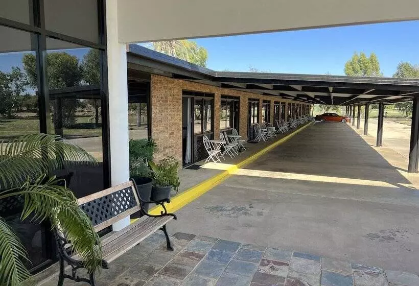 デラックスルーム, Albert Park Motor Inn King Beds Pool Shaded Parking