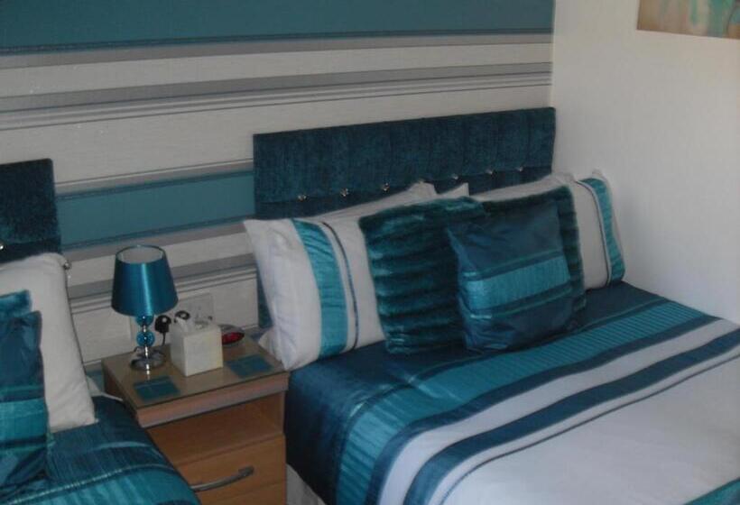 חדר סטנדרט לשלושה, Beeches