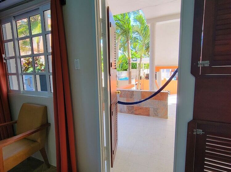 标准间带游泳池, Island Magic Beach Resort