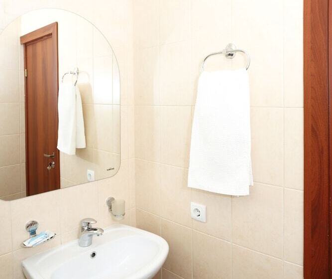 חדר סטנדרט, Maria