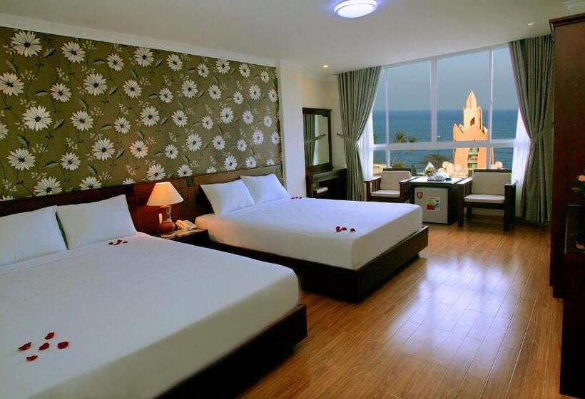 اتاق لوکس با چشم‌انداز شهر, Nice Swan