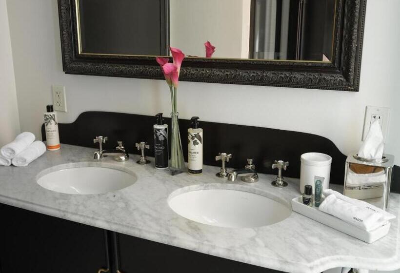 家庭间, The Ned Nomad