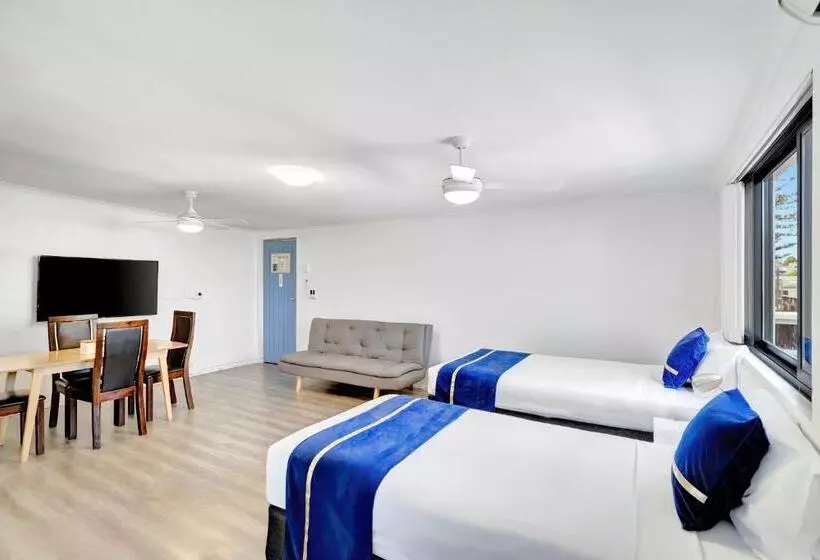 اتاق خانوادگی, Montego Mermaid Beach Motel