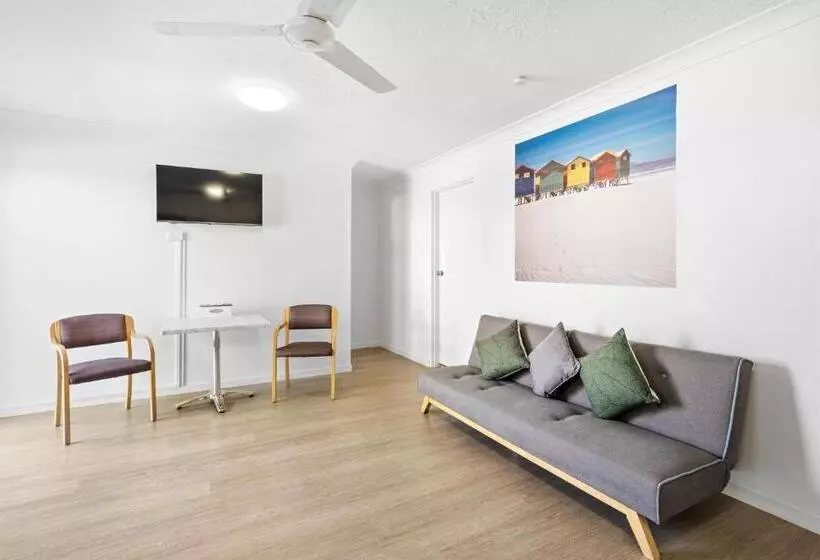 اتاق لوکس خانوادگی, Montego Mermaid Beach Motel