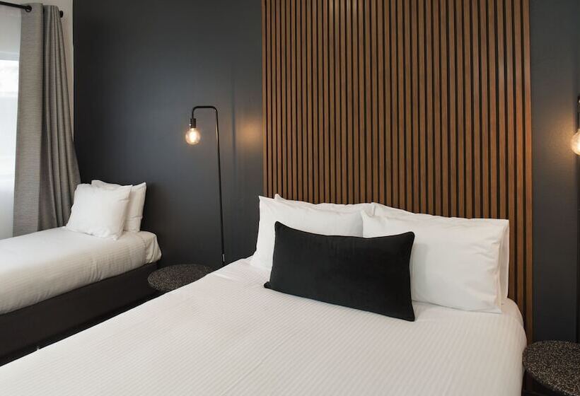 חדר סטנדרט מותאם לאדם עם מוגבלויות, Echo Point Discovery Motel