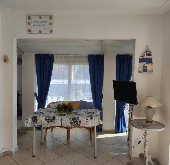 اتاق استاندارد با تراس, Suite Cielazzurro