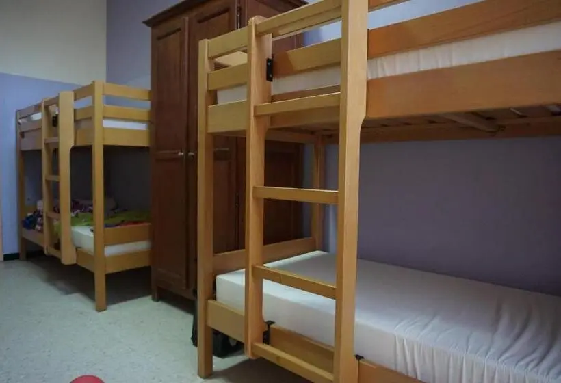スタンダード４人部屋, Auberge De Jeunesse Hi Arles