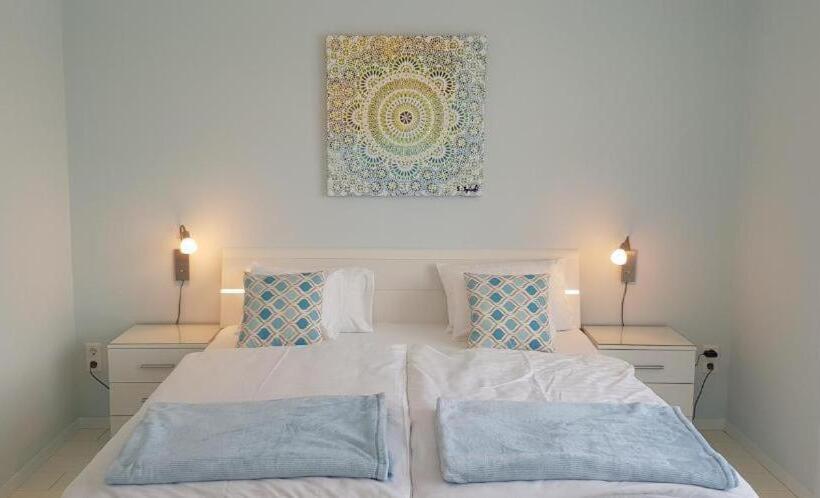 آپارتمان 1 خوابه, Camille Apartmanhouse