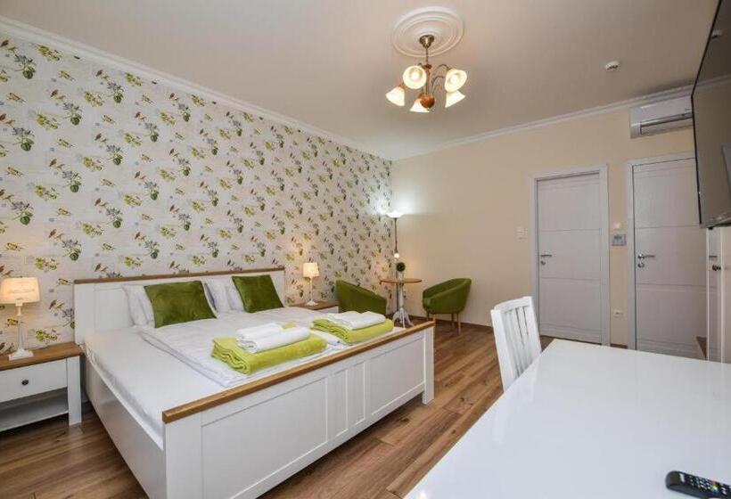 آپارتمان 1 خوابه, Camille Apartmanhouse