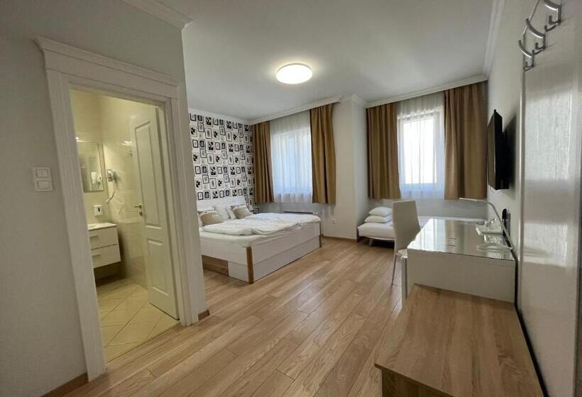 آپارتمان 1 خوابه, Camille Apartmanhouse