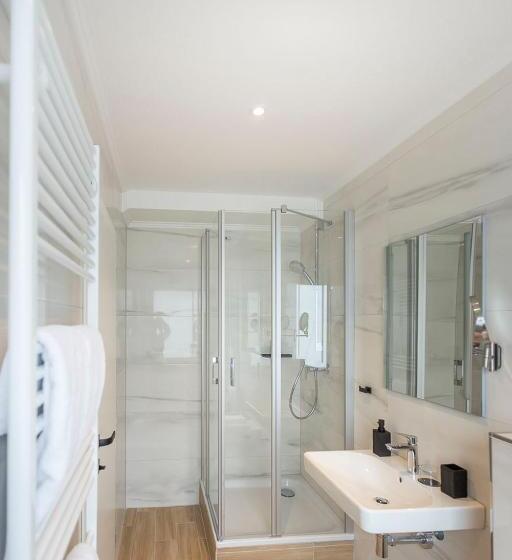 标准间, Delphi Hotel & Restaurant