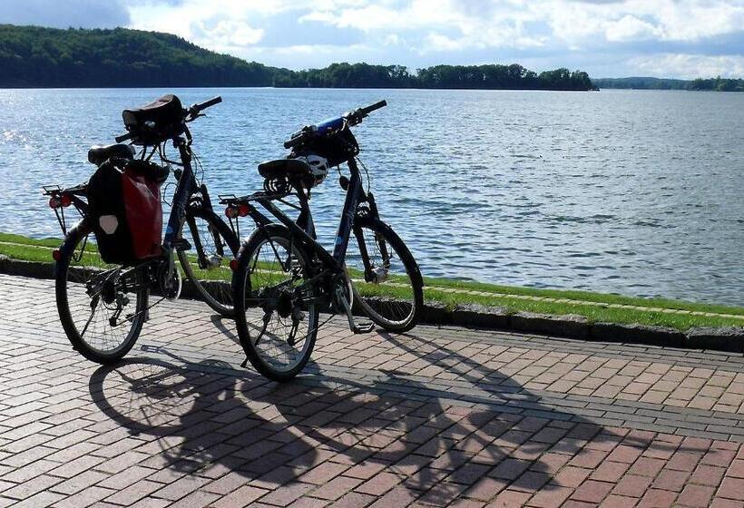 Номер Стандарт Вид на Сад, Seerose Bad Malente