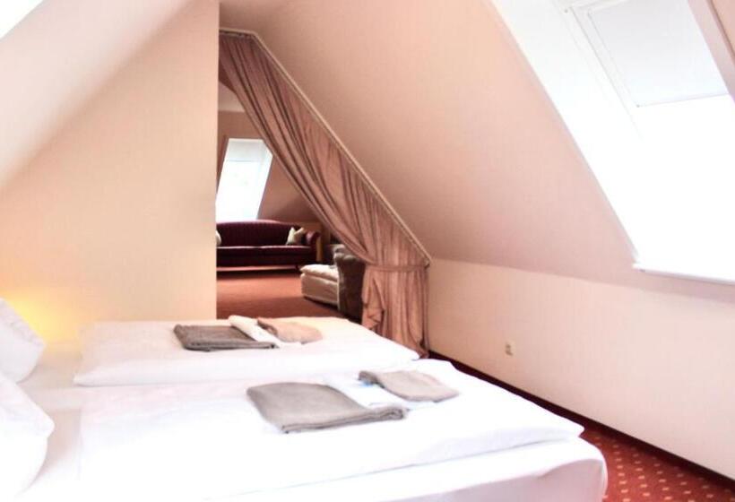 家庭间, Seerose Bad Malente