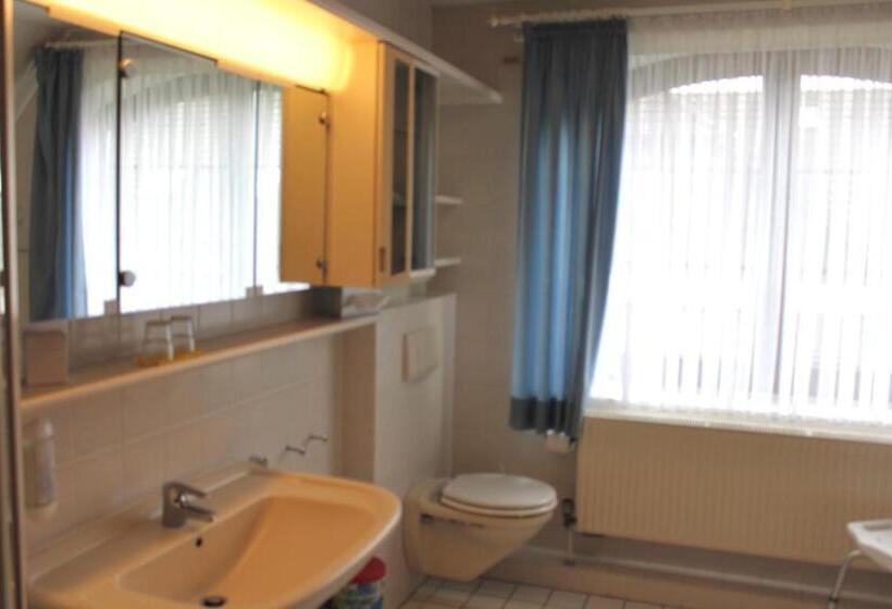 1 Bedroom Apartment Lake View, Seerose Bad Malente