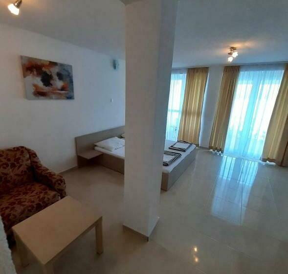 اتاق استاندارد چهار تخته با چشم‌انداز دریا, Apartments Villa Glavinić