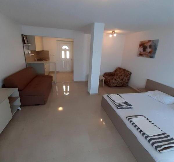 اتاق استاندارد چهار تخته با چشم‌انداز دریا, Apartments Villa Glavinić