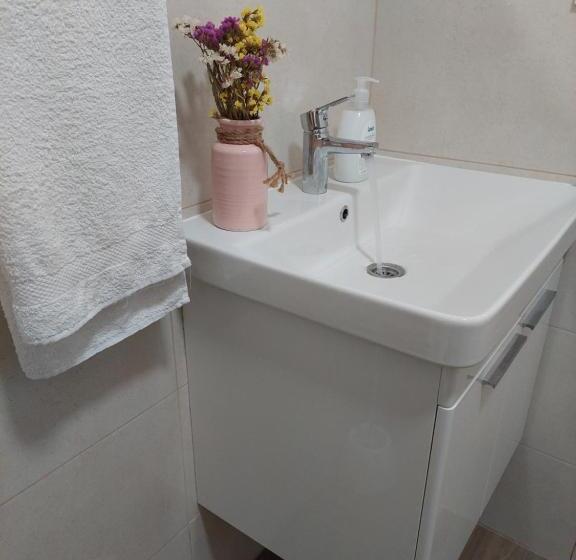 اتاق استاندارد چهار تخته با چشم‌انداز دریا, Apartments Villa Glavinić